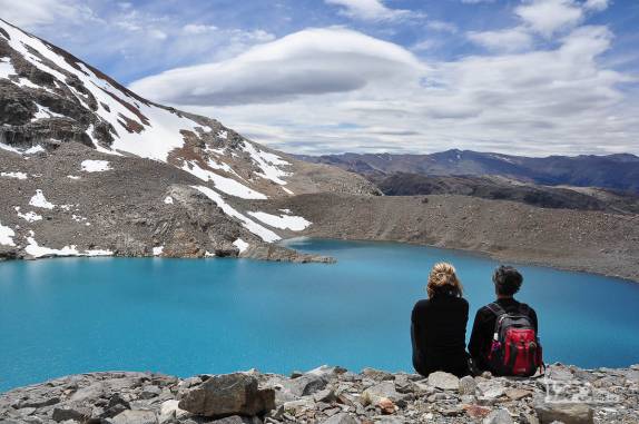 Do alto, observando a Laguna de Los Tres, no parque Los Glaciares, região de El Chaltén, no sul da patagonia argentina